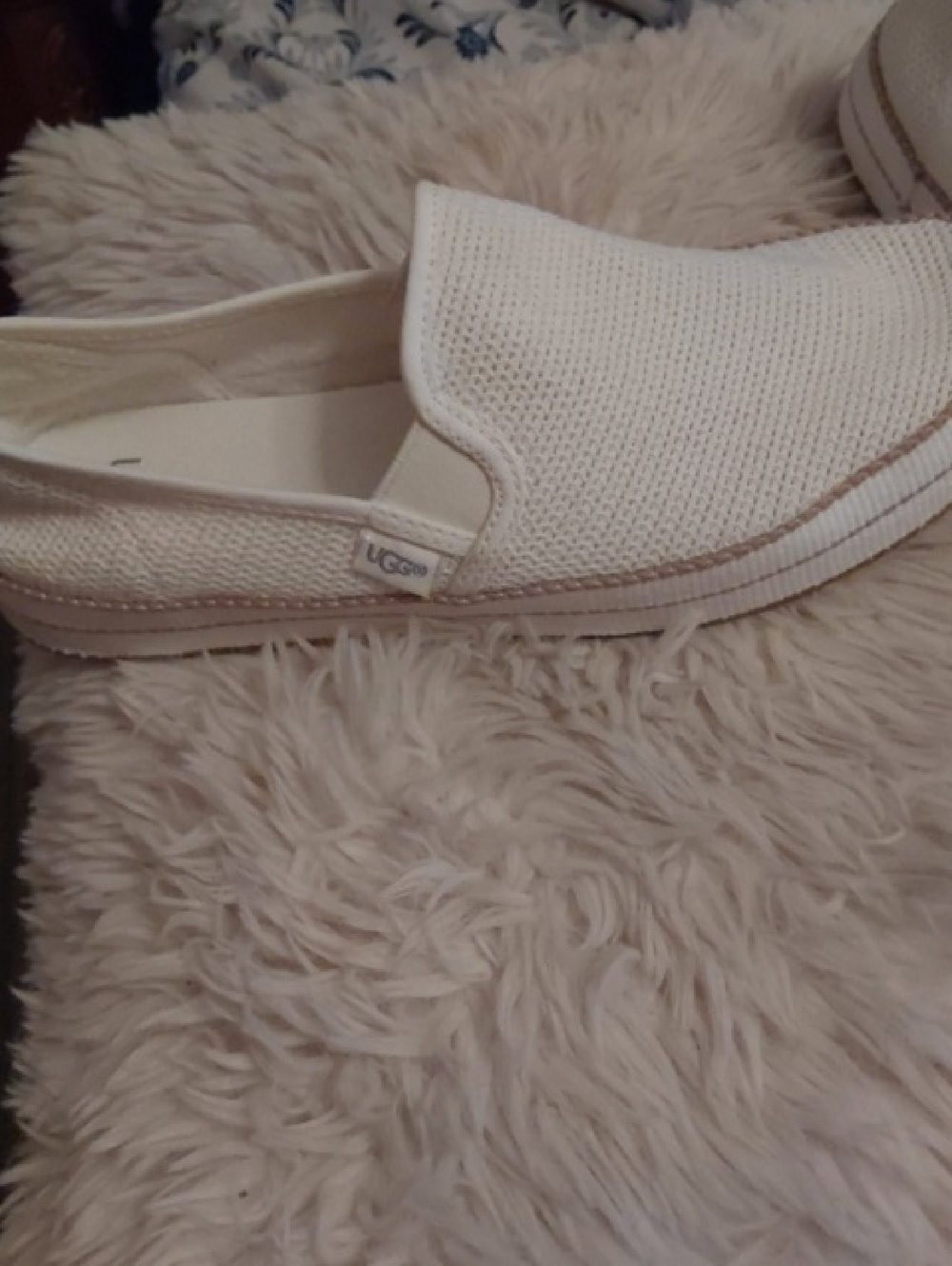 UGG Womans Slip On Shoes - Picture 2 of 4